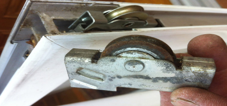 screen door roller repair in Garden Acres